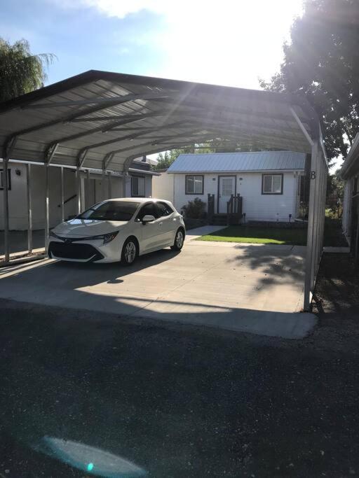 Cozy Cottage House B With Double Carport ツインフォールズ エクステリア 写真